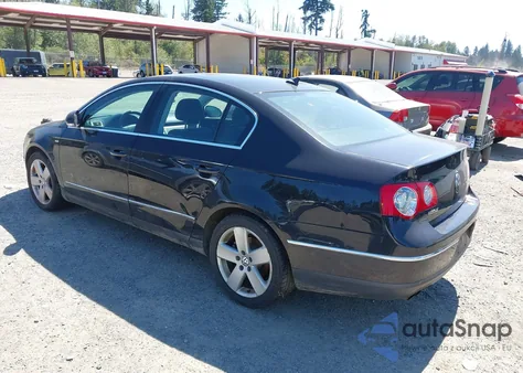 2007 Volkswagen Passat 2.0T/Wolfsburg z USA, uszkodzony, nr VIN WVWAK73C77P133014